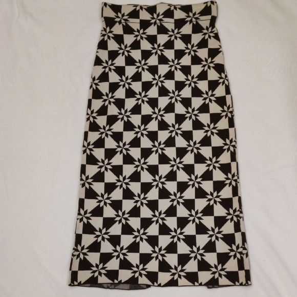 RHODE Dresses & Skirts - RHODE Black & White Geometric Midi Skirt